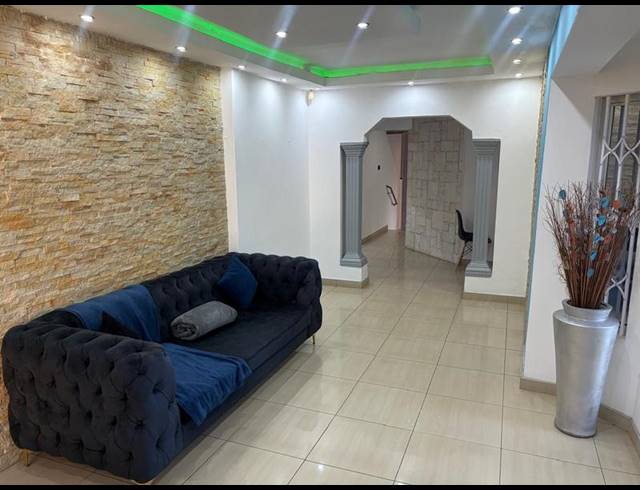 3 BEDROOM HOUSE FOR SALE IN HAYFIELDS
